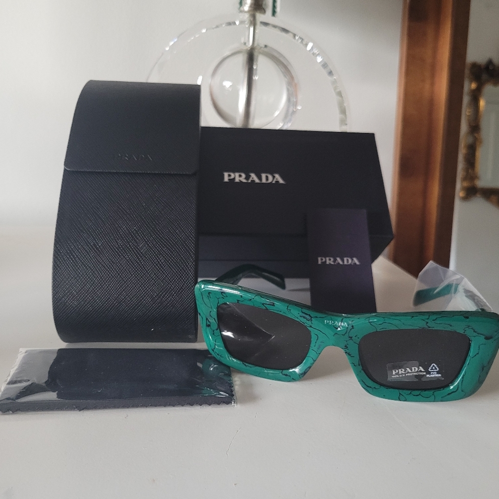 PRADA Sunglasses - Picture 5 of 16